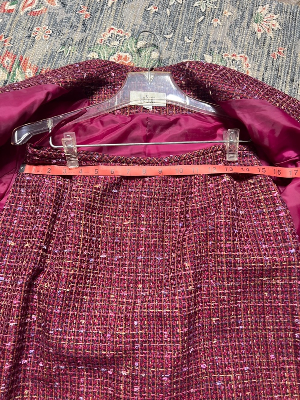 Le Suit Women's Burgundy Tweed Jacket Skirt Set - Picture 9 of 13